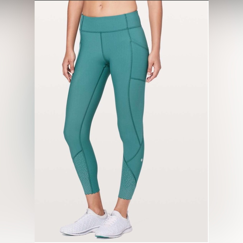 Lululemon Tight Stuff Tight II 25" Deep Cove - Size 4